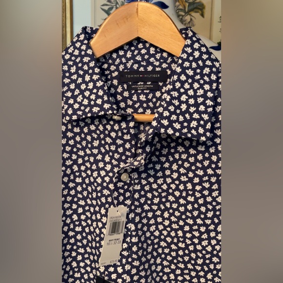 TOMMY HILFIGER Casual Button Down - Picture 7 of 11